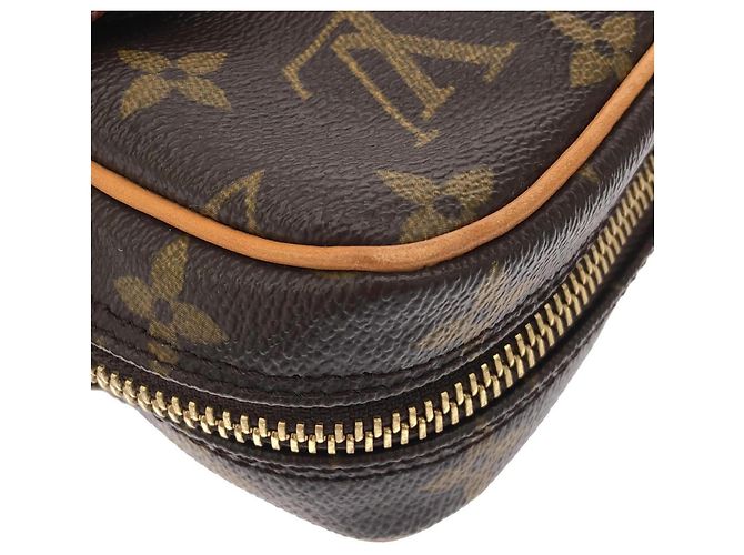 Bolsa de Ombro Louis Vuitton Monogram Danube Marrom - vista 4