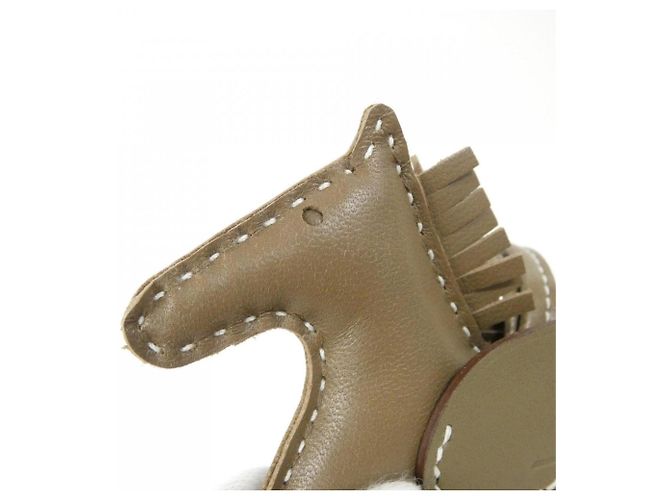 Hermès Hermes Rodeo Pegasus Accessory Bag Charm PM Bege Taupe - vista 3