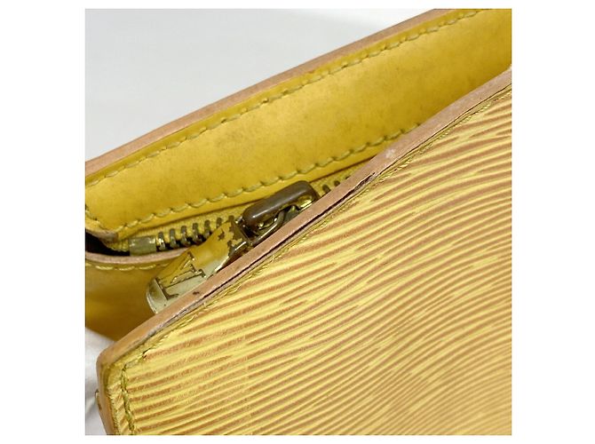 Bolso de hombro Louis Vuitton Epi Saint Jacques Amarillo - vista 10