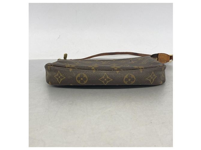 Louis Vuitton Monogram Pochette Accessoires Marrom - vista 3