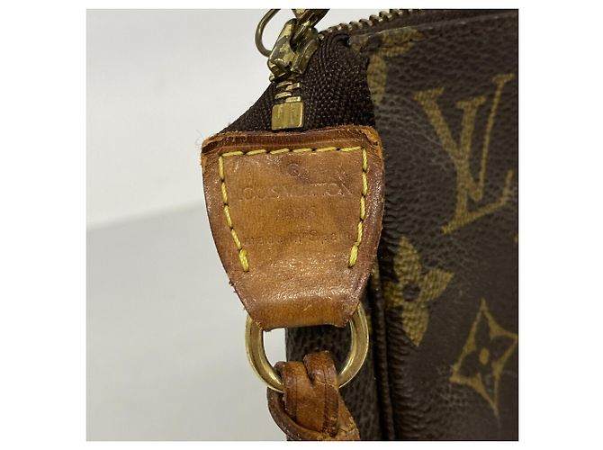 Louis Vuitton Monogram Pochette Accessoires Marrom - vista 5