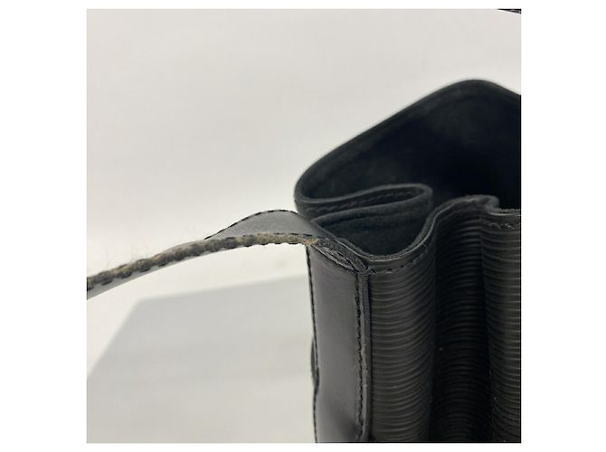Louis Vuitton Epi Sac Depaule PM Shoulder Bag Nero - vista 7