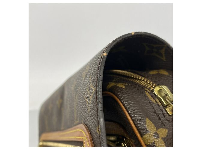 Bolso de hombro Louis Vuitton Monogram Saint Germain 28 Castaño - vista 6