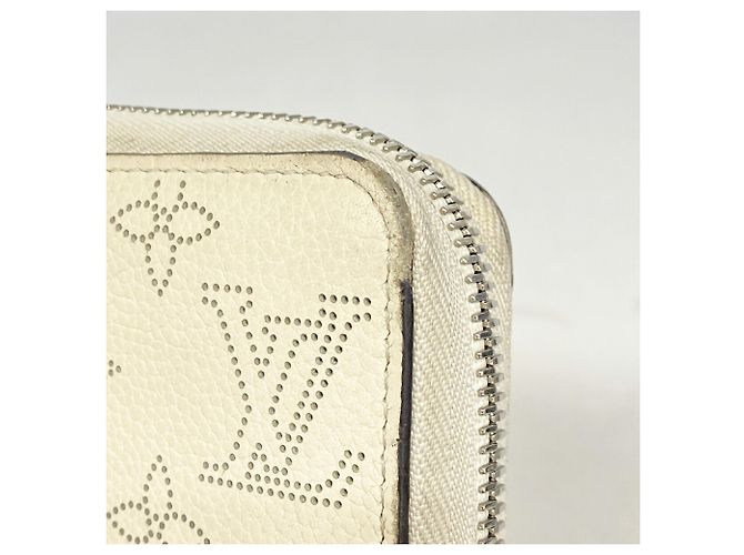 Portafoglio Zippy Louis Vuitton Mahina Bianco sporco - vista 5