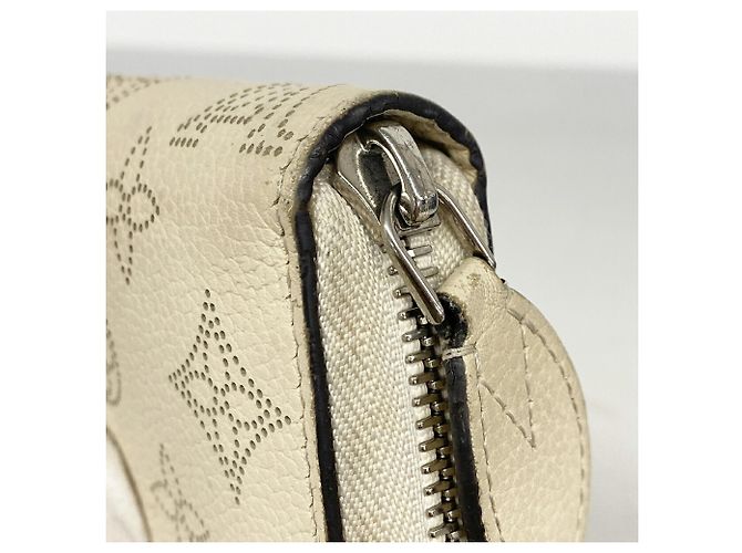 Portafoglio Zippy Louis Vuitton Mahina Bianco sporco - vista 8