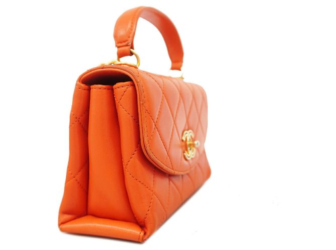 Bolsa de Ombro com Corrente Chanel Matelassé Vermelho - vista 2