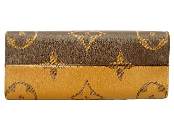 Louis Vuitton Monogram Giant Reverse OnTheGo MM Tote Bag Braun - Ansicht 3