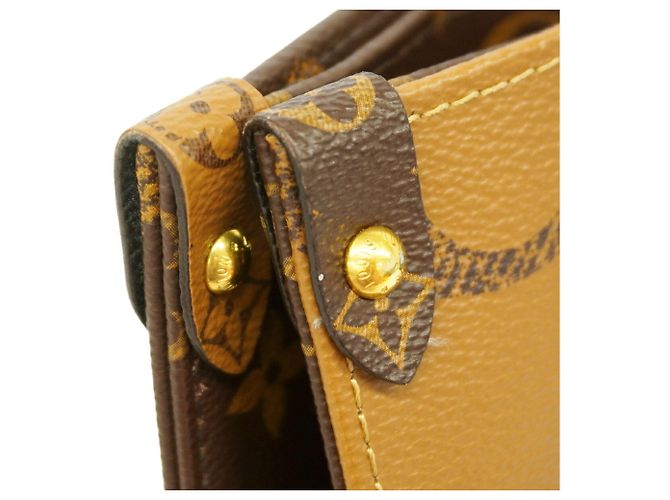 Louis Vuitton Monogram Giant Reverse OnTheGo MM Tote Bag Braun - Ansicht 6