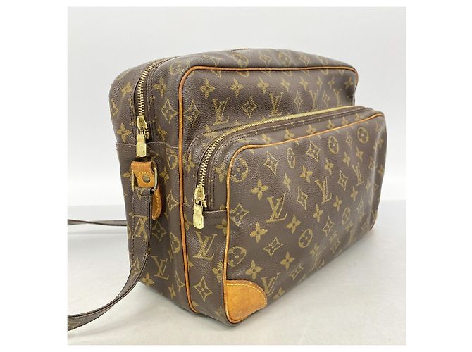 Bolso de hombro Louis Vuitton Monogram Nile GM Castaño - vista 2