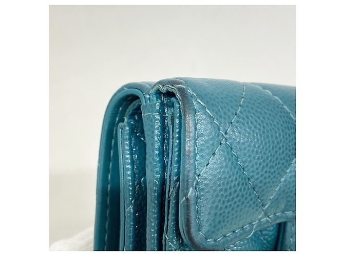 Cartera tri-fold Chanel Matelassé en Green Verde - vista 6
