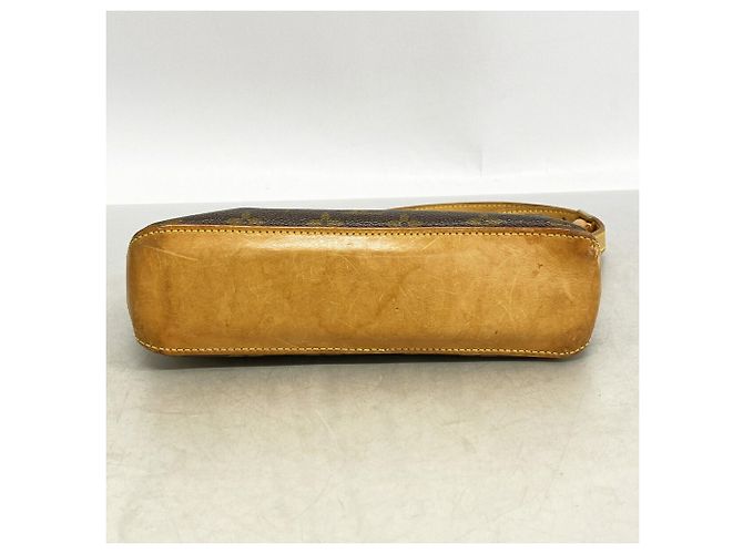 Bolso de hombro Louis Vuitton Monogram Trotteur Castaño - vista 3