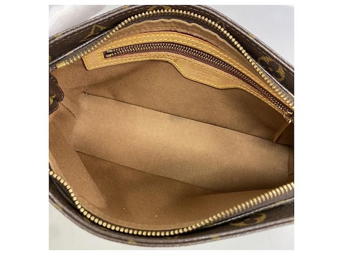 Bolso de hombro Louis Vuitton Monogram Trotteur Castaño - vista 4