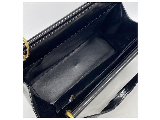 Chanel Matelassé Tote Bag aus schwarzem Lackleder - Ansicht 4