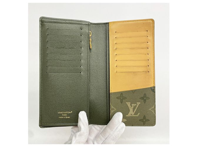 Louis Vuitton Monogram Surplus Portefeuille Brazza Long Wallet Cachi - vista 3