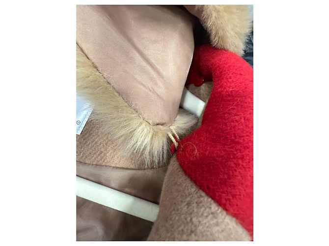 Autre Marque Cappotto corto rosso con collo in ecopelliccia Beige - vista 5