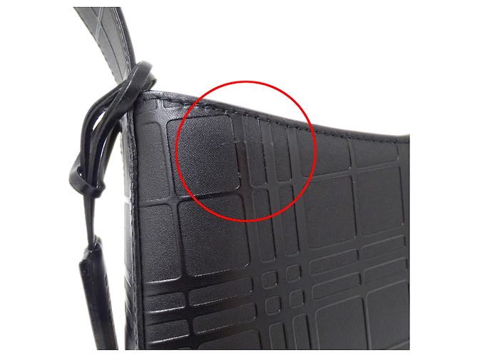 Burberry Schultertasche aus schwarzem Leder - Ansicht 10