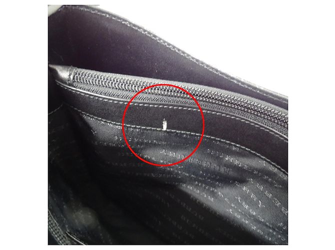 Burberry Schultertasche aus schwarzem Leder - Ansicht 8