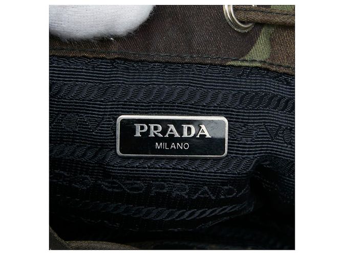 Sac à main camouflage Prada avec plaque logo triangle Marron Vert Kaki - vue 7