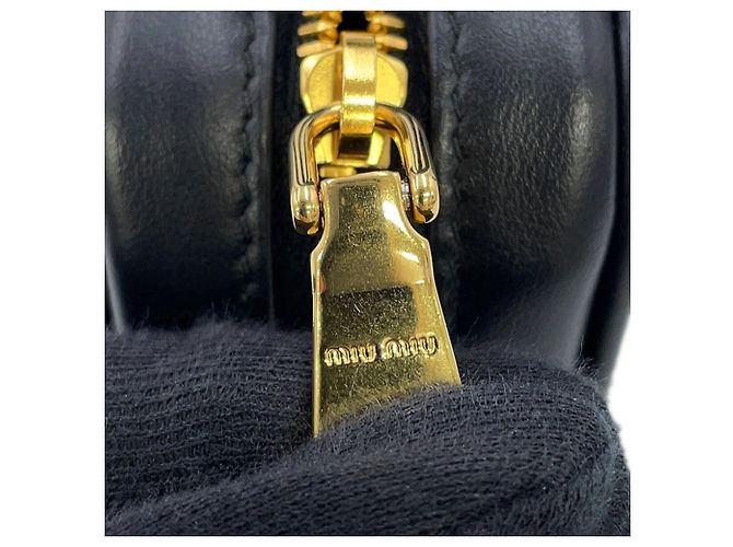 Miu Miu Micro Leather Handbag Charm Schwarz - Ansicht 9