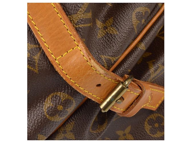 Louis Vuitton Saumur Monogram Canvas 35 Marron - vue 5