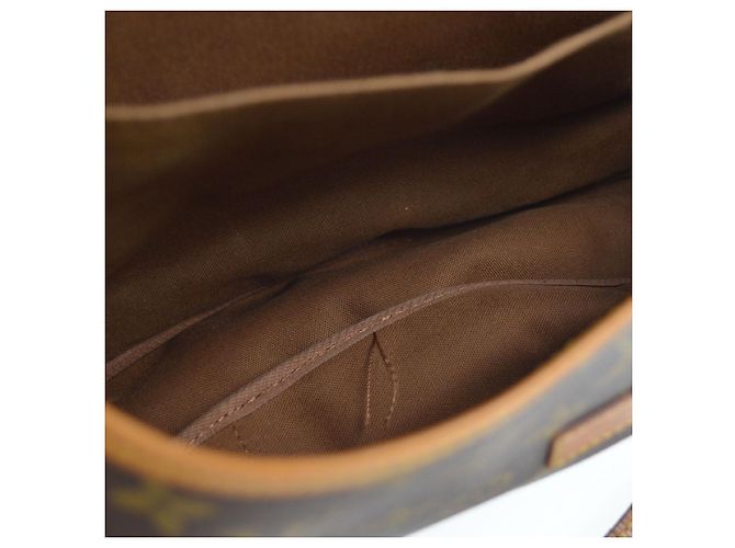 Louis Vuitton Saumur Monogram Canvas 43 Marrone - vista 3
