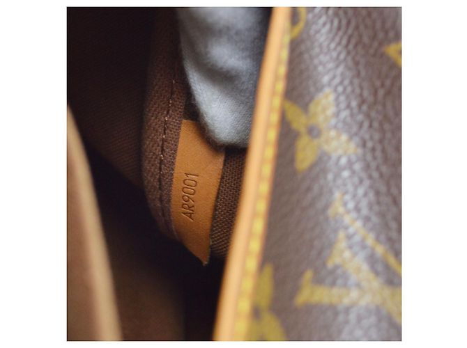 Louis Vuitton Saumur Monogram Canvas 43 Marrone - vista 5