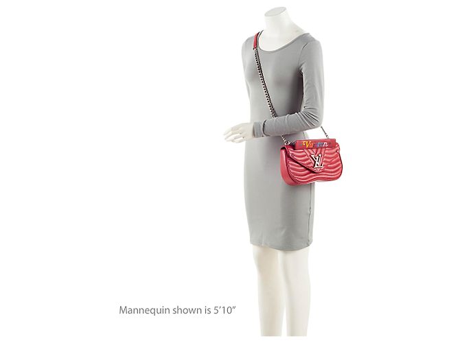 Borsa a tracolla Louis Vuitton New Wave Chain MM in pelle di vitello Rosso - vista 5