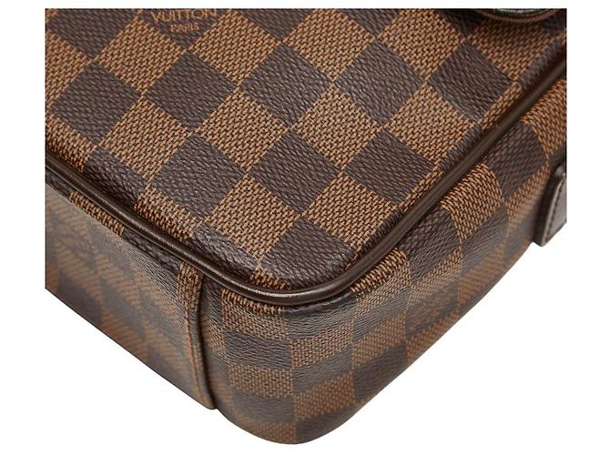 Bolsa Tiracolo Louis Vuitton Shelton MM Marrom - vista 4