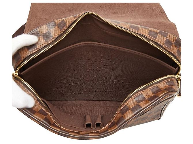 Bolsa Tiracolo Louis Vuitton Shelton MM Marrom - vista 8