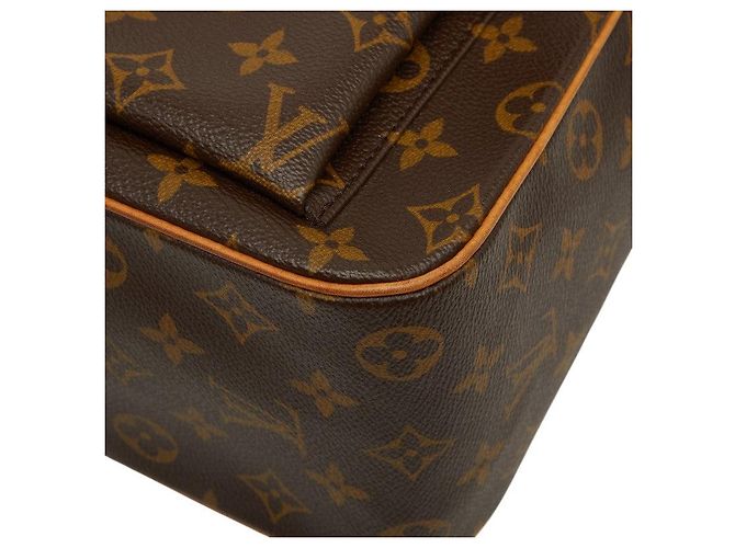 Bolso Louis Vuitton Monogram Exantry Cite Castaño - vista 4