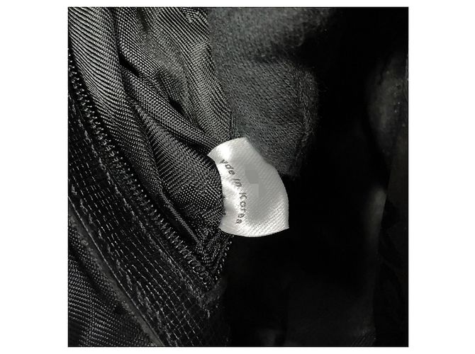 Sac à main MCM en cuir noir - vue 17