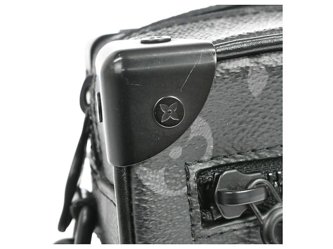 Louis Vuitton Soft Trunk Monogram Eclipse Canvas Mini Noir - vue 7