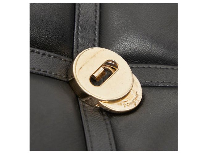 Borsa a tracolla con catena Salvatore Ferragamo Vara - vista 10