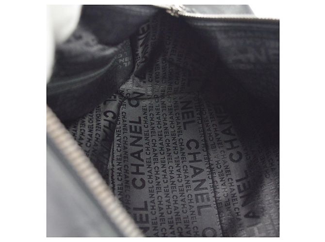 Chanel Square Stitch Boston Quilted Leather Preto - vista 3