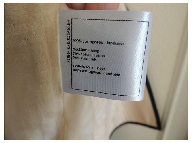 Chanel Oversize Lammlederjacke Beige mit schwarzer Paspelierung - Ansicht 10