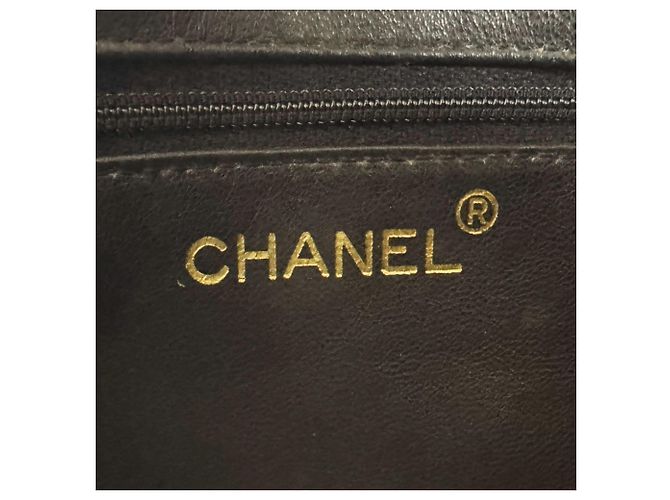 Borsa a tracolla Chanel in pelle d'agnello Magenta - vista 12