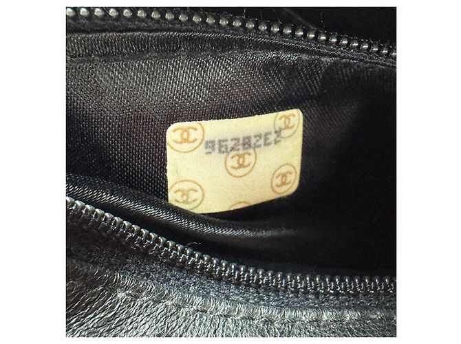 Borsa a tracolla Chanel in pelle d'agnello Magenta - vista 13