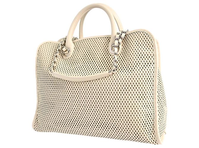 Chanel Up In The Air Top Handle Perforated Leather Large Bianco - vista 2