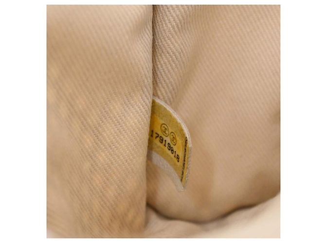 Chanel Up In The Air Top Handle Perforated Leather Large Bianco - vista 5