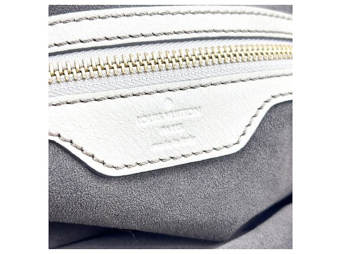 Louis Vuitton L Hobo Mahina Leather Beige - Ansicht 6