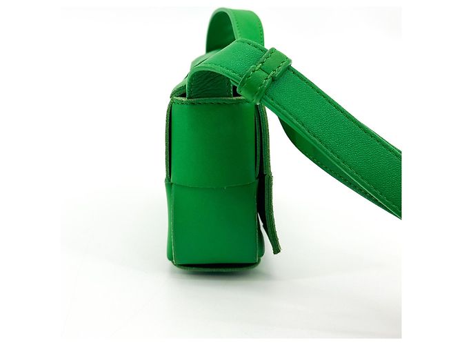 Bottega Veneta Cassette Maxi Intrecciato Leather Extra Mini Verde - vista 4