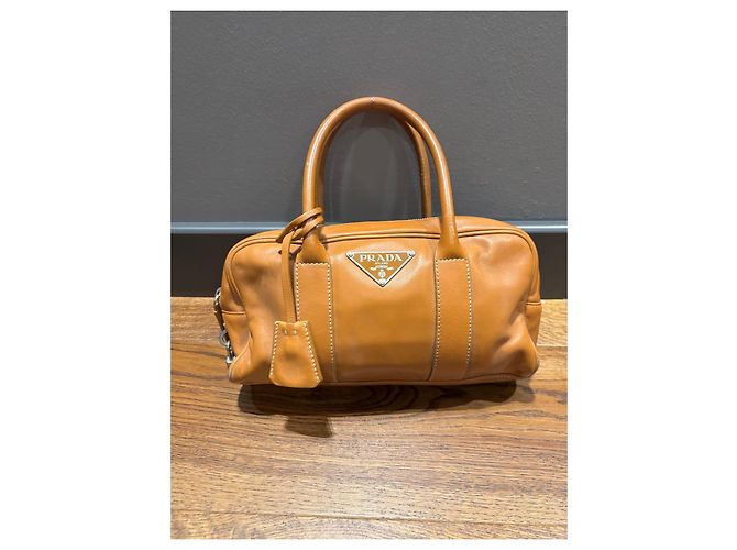 Prada Bolso Satchel Vitello Daino Castaño - vista 11