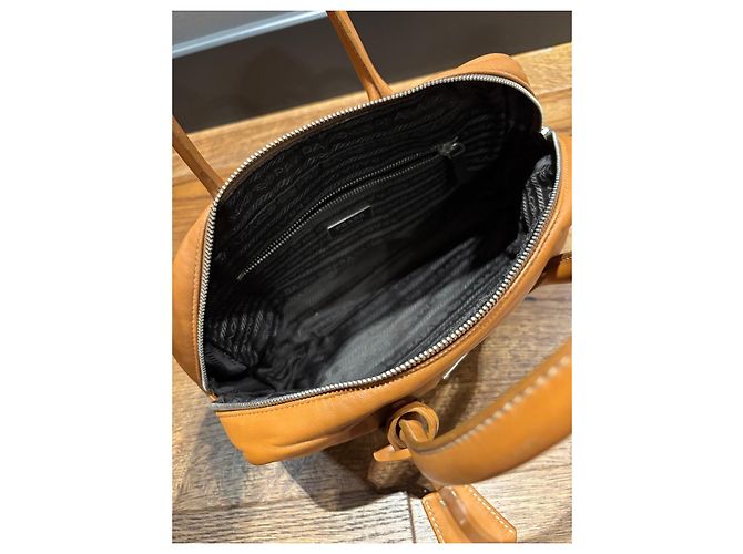 Prada Bolso Satchel Vitello Daino Castaño - vista 3