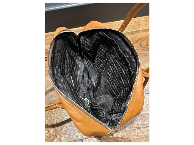 Prada Bolso Satchel Vitello Daino Castaño - vista 6