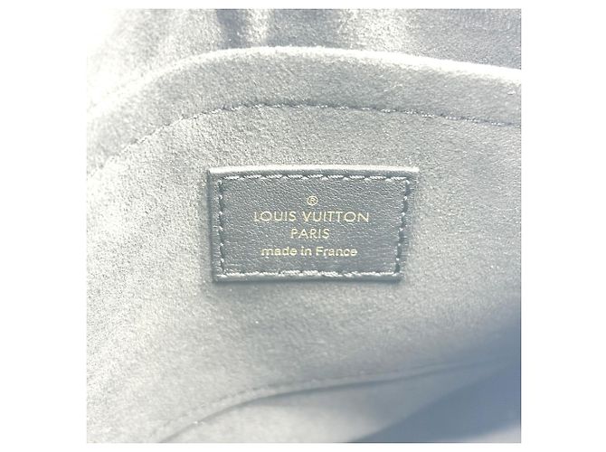 Louis Vuitton Locky Monogram Canvas with Leather BB Preto - vista 6