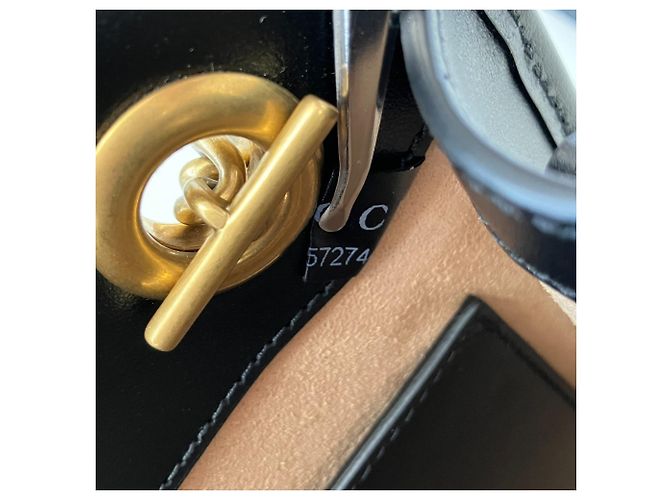 Bolsa de Ombro Gucci GG Marmont em Couro Matelassê Preto - vista 12