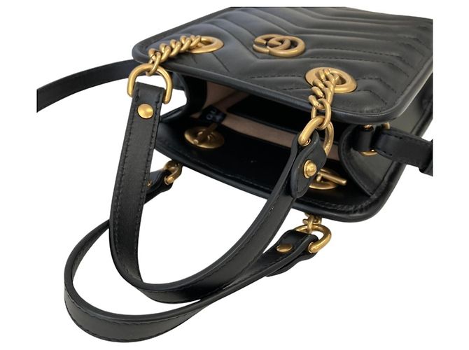 Bolsa de Ombro Gucci GG Marmont em Couro Matelassê Preto - vista 5