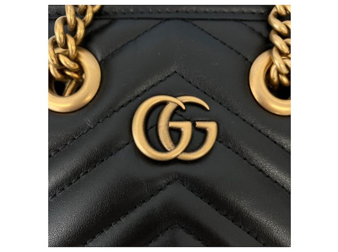 Bolsa de Ombro Gucci GG Marmont em Couro Matelassê Preto - vista 9