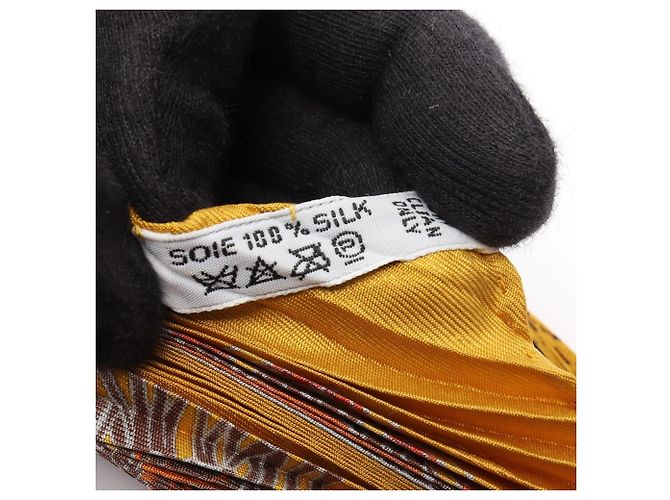 Hermès Foulard Hermes Carre Plissé Cuirs du Desert Marrone Multicolore - vista 3