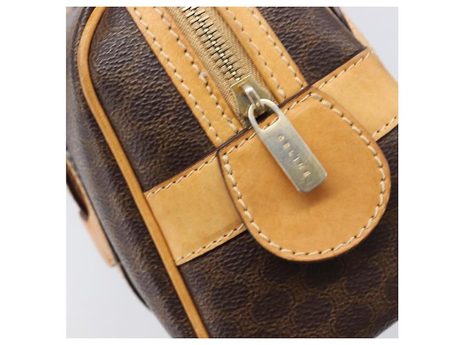 Céline CELINE Macadam Canvas Tote Bag PVC Leder Braun Gold Auth 204407A Golden - Ansicht 19